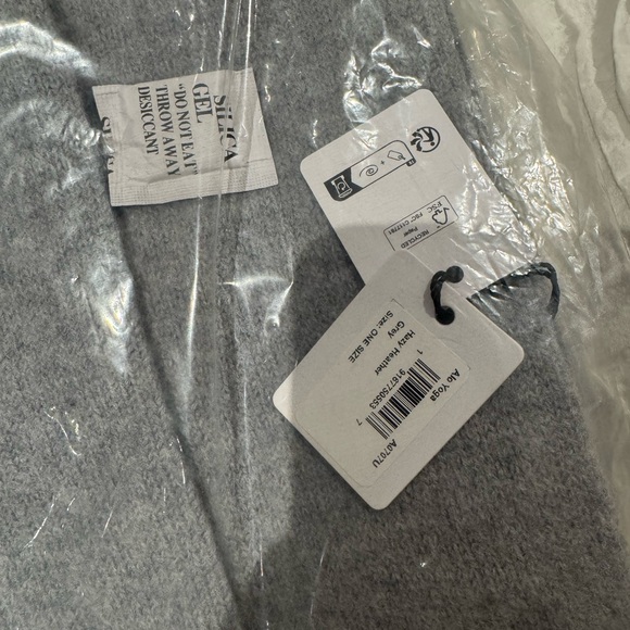 NWT Alo yoga merino wool oversized scarf women - Picture 5 of 5